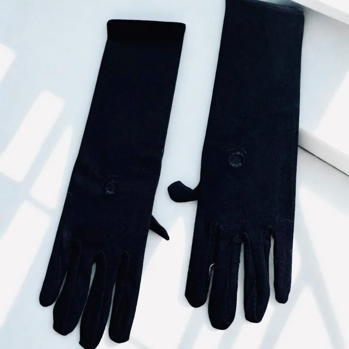 Elegant Hijab Gloves – Redefining Modesty with Modern Style